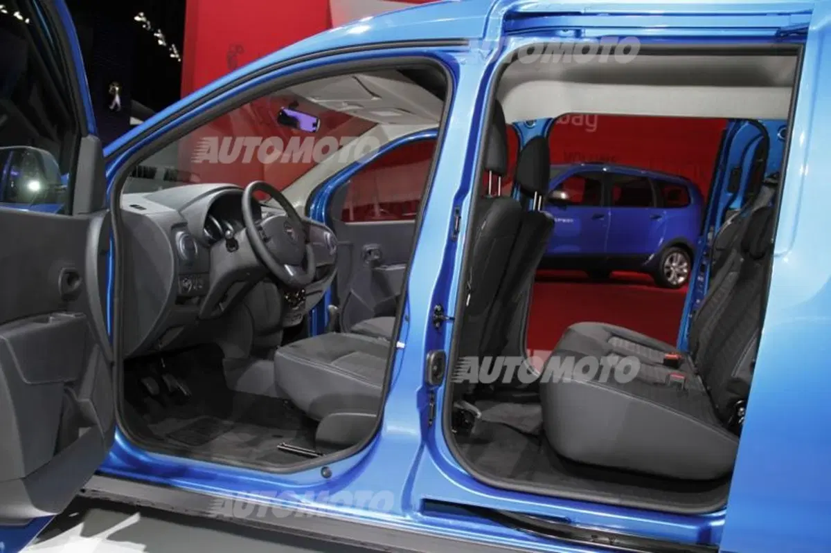 Dacia al Salone di Parigi 2014 (7)