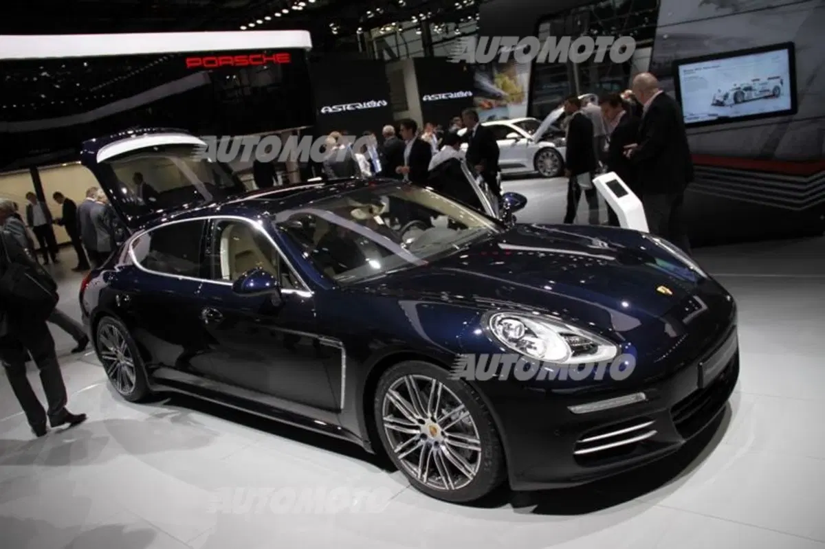 Porsche al Salone di Parigi 2014 (18)