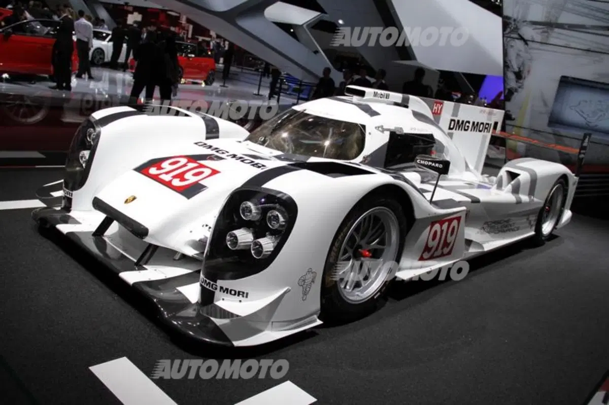 Porsche al Salone di Parigi 2014 (19)