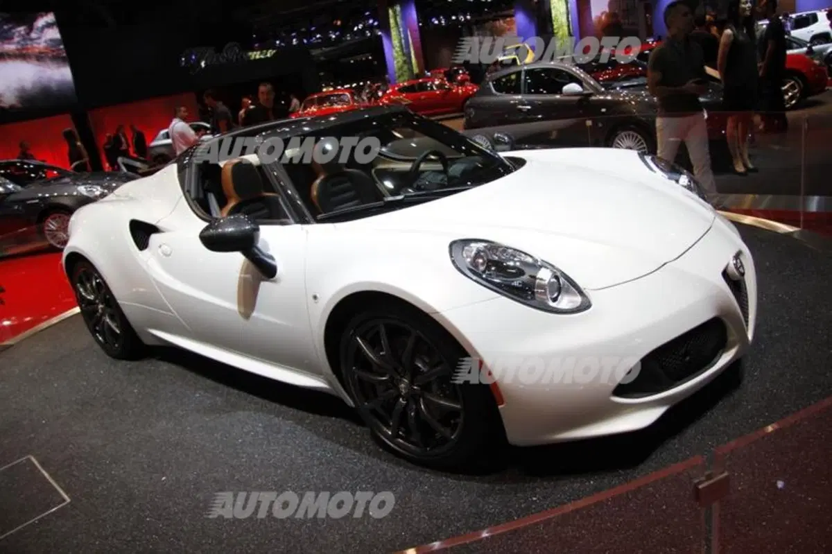 Alfa Romeo al Salone di Parigi 2014 (2)
