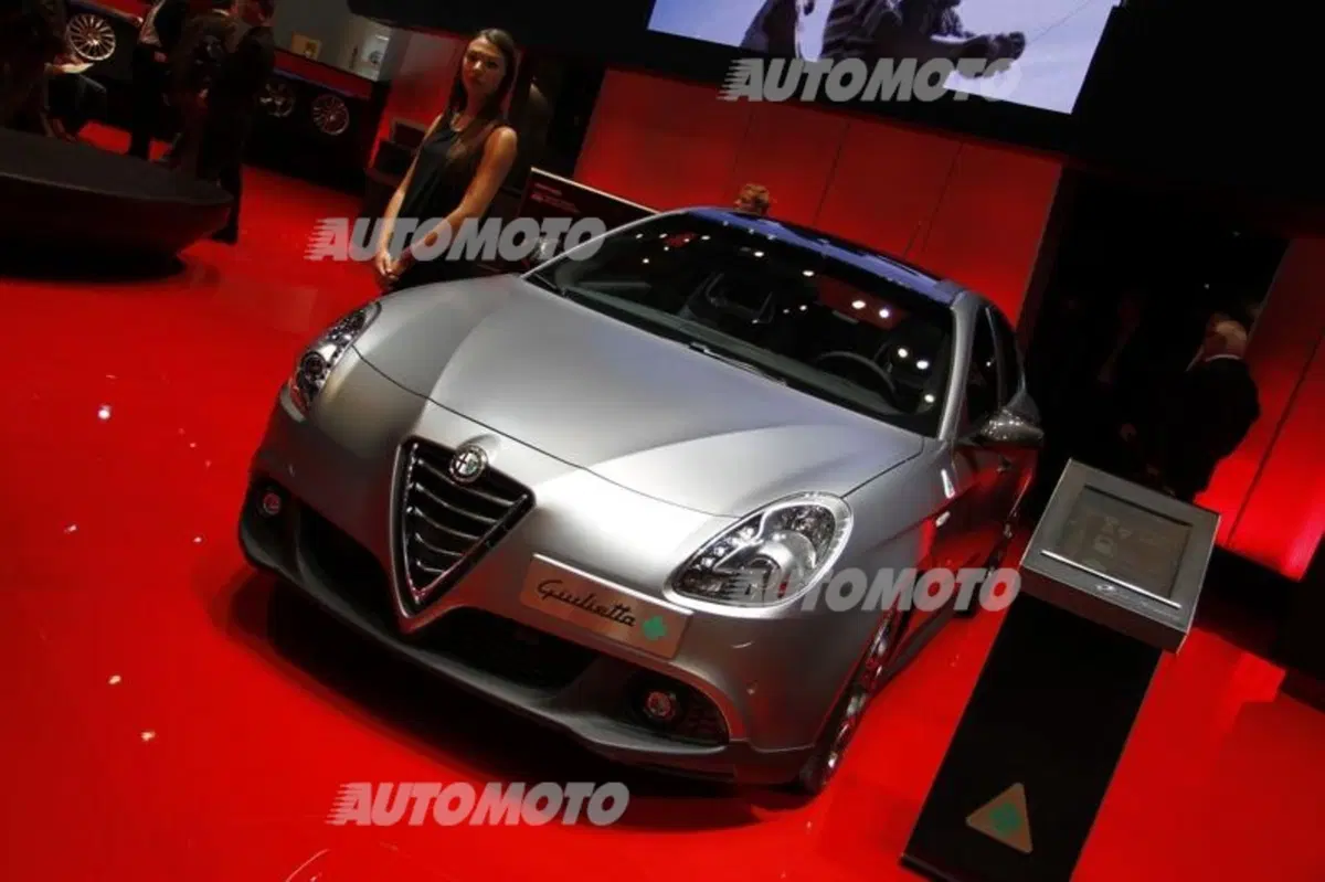 Alfa Romeo al Salone di Parigi 2014 (13)