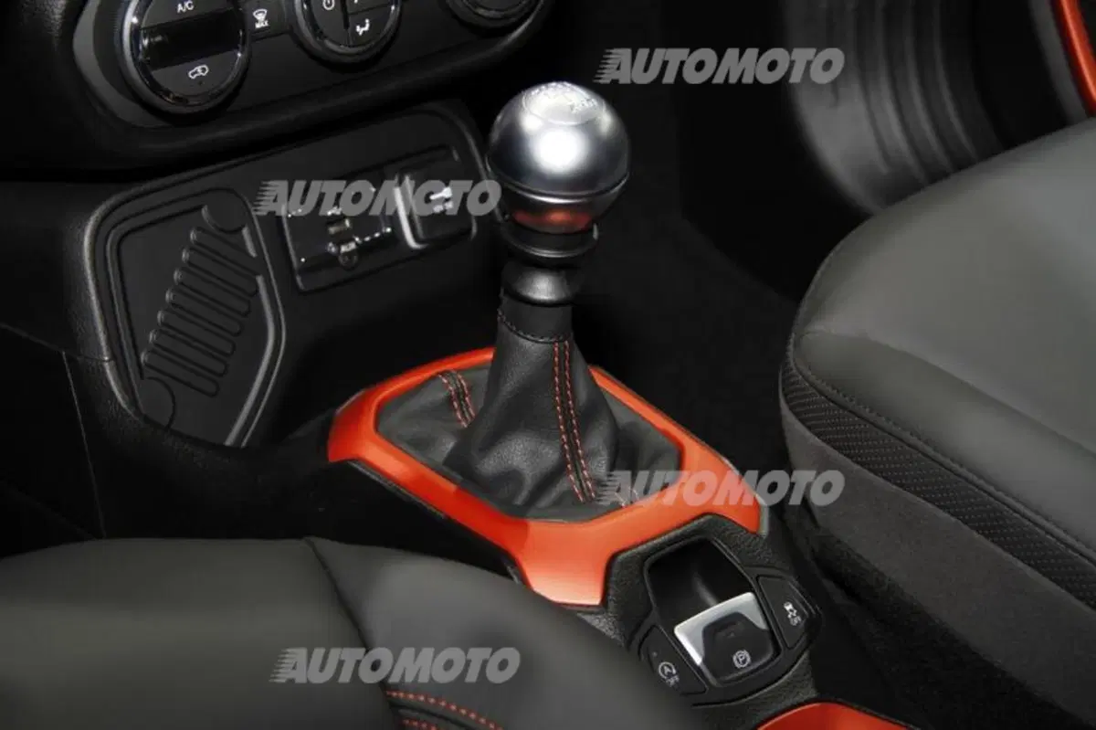 Jeep al Salone di Parigi 2014 (27)