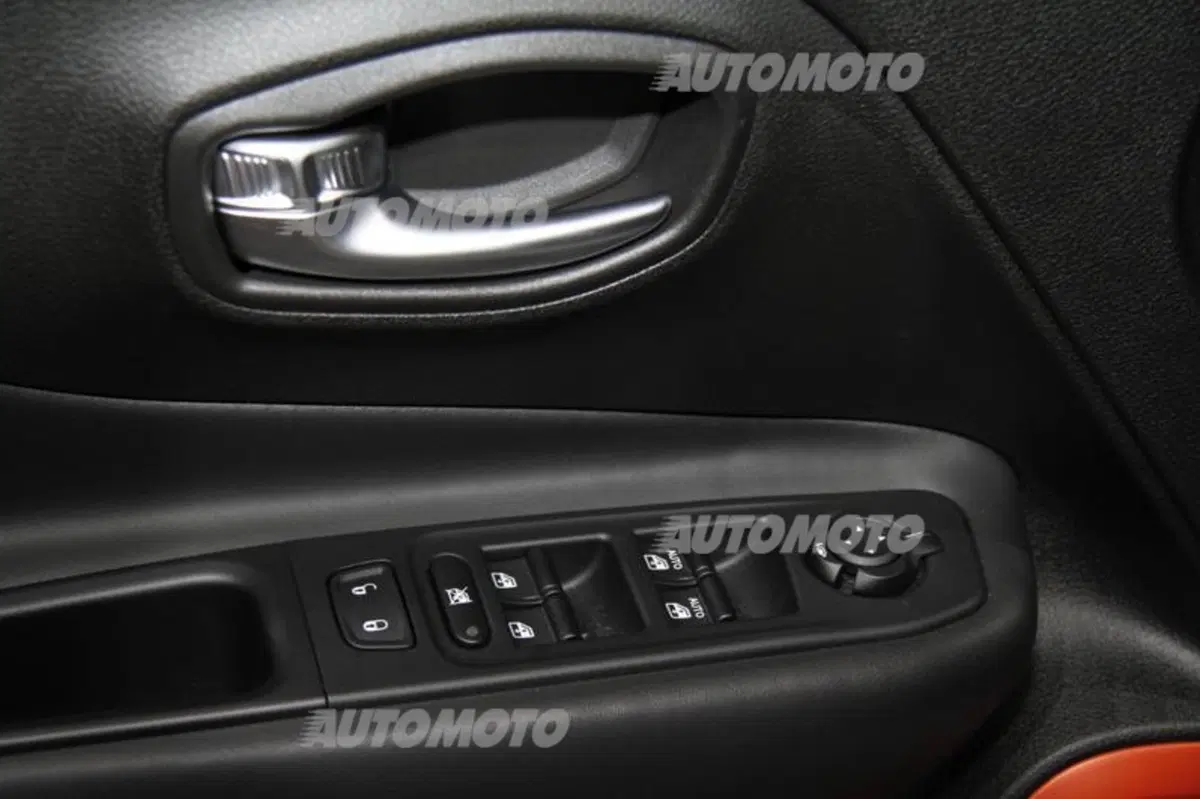 Jeep al Salone di Parigi 2014 (28)