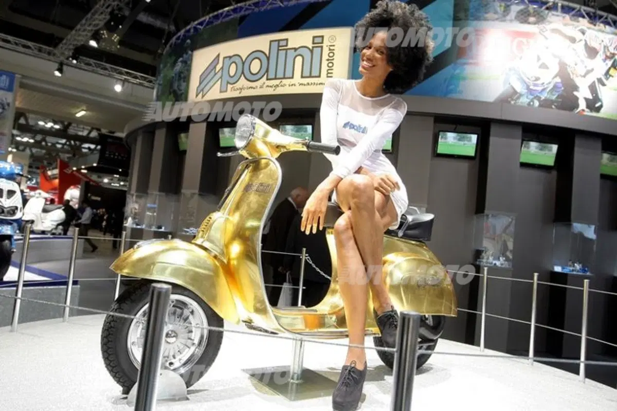 iLike@EICMA 2014: vota le ragazze più belle (23)