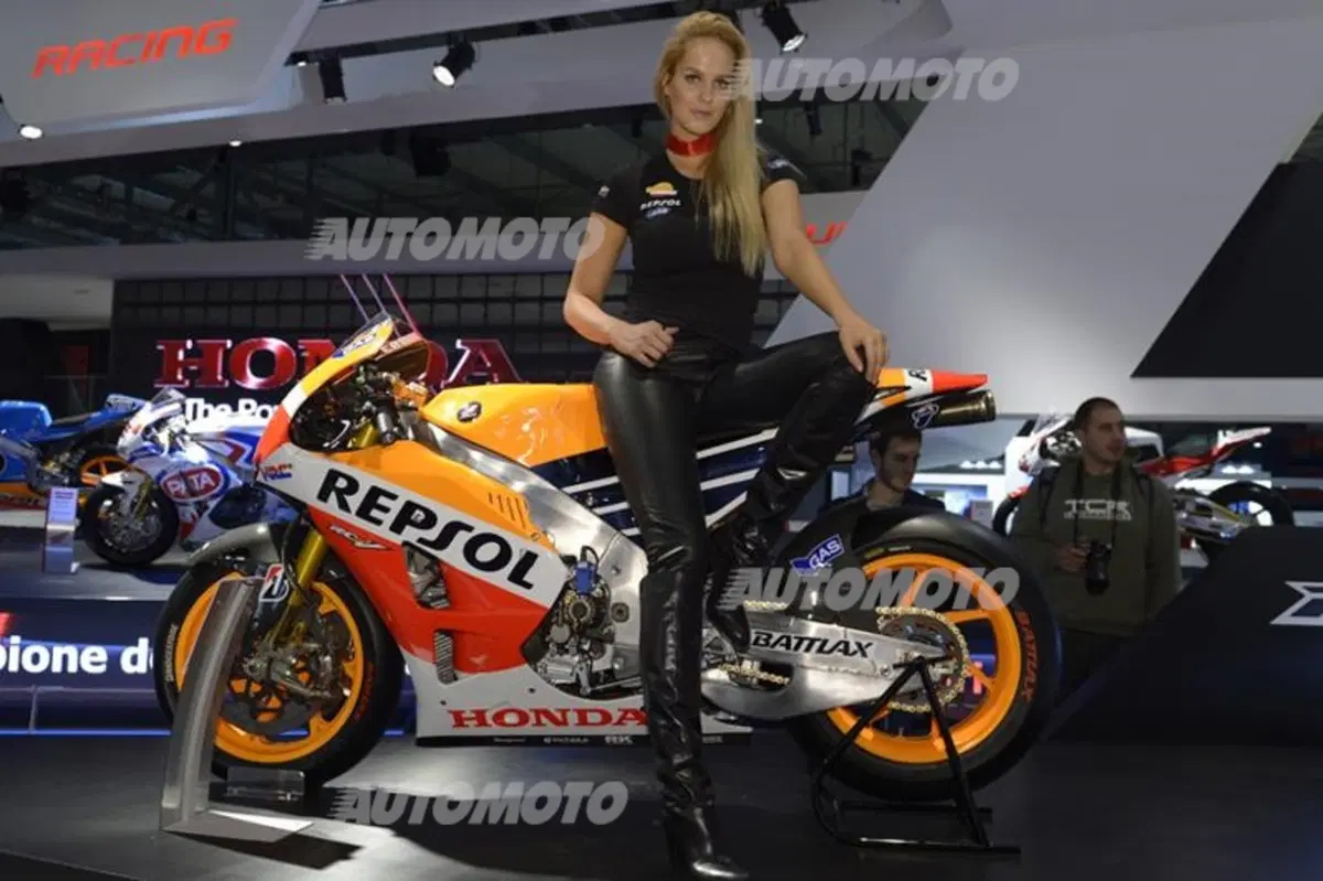 iLike@EICMA 2014: vota le ragazze più belle (37)