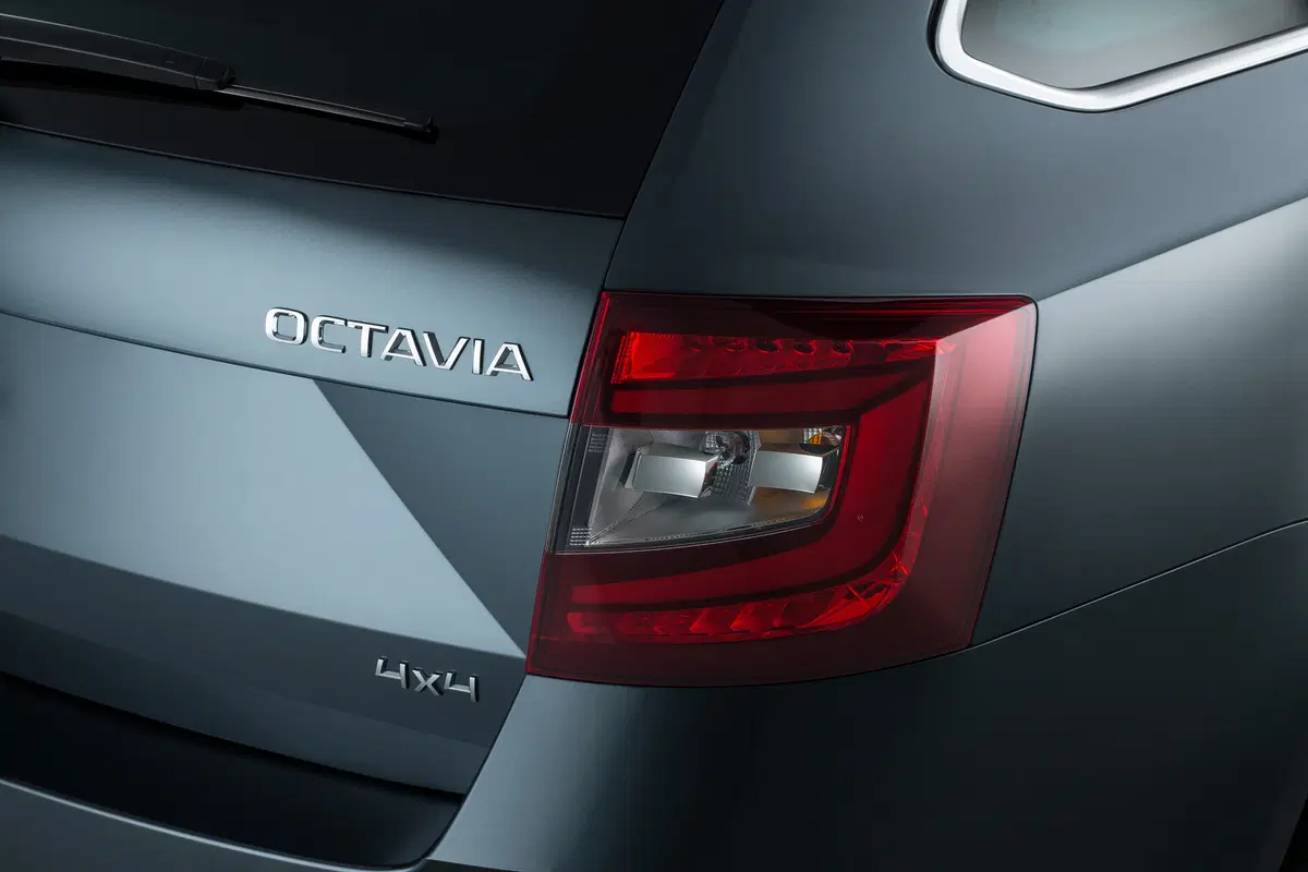 Skoda Octavia restyling 2017 | Com'è dal vivo [Video] (41)