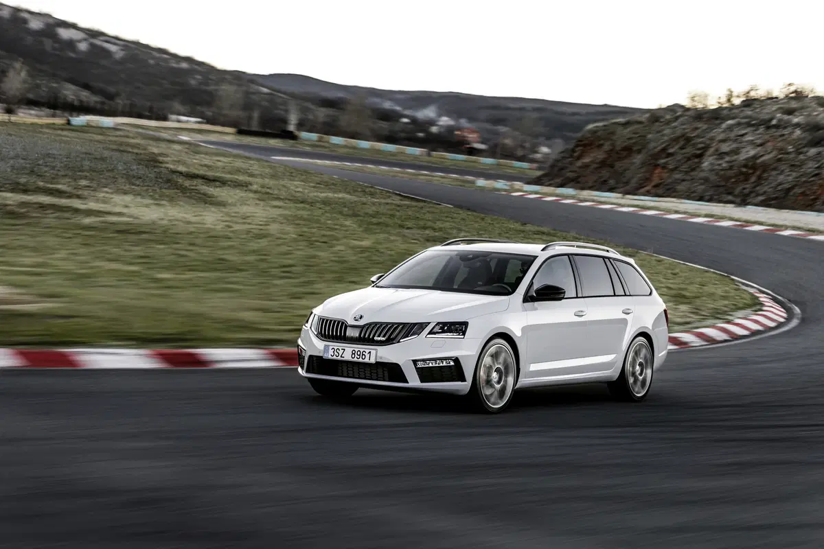 Skoda Octavia restyling 2017 | Com'è dal vivo [Video] (33)