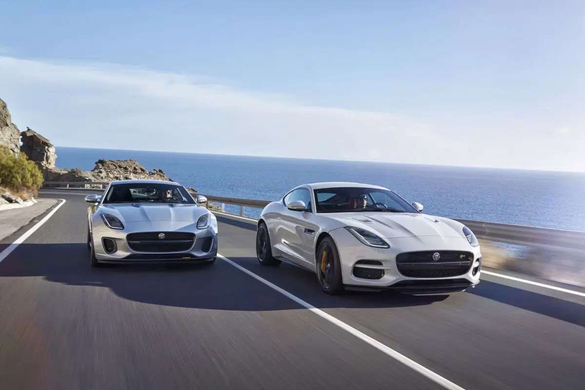 Jaguar F-Type, restyling per la sportiva britannica (7)