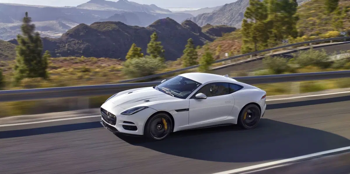 Jaguar F-Type, restyling per la sportiva britannica (9)