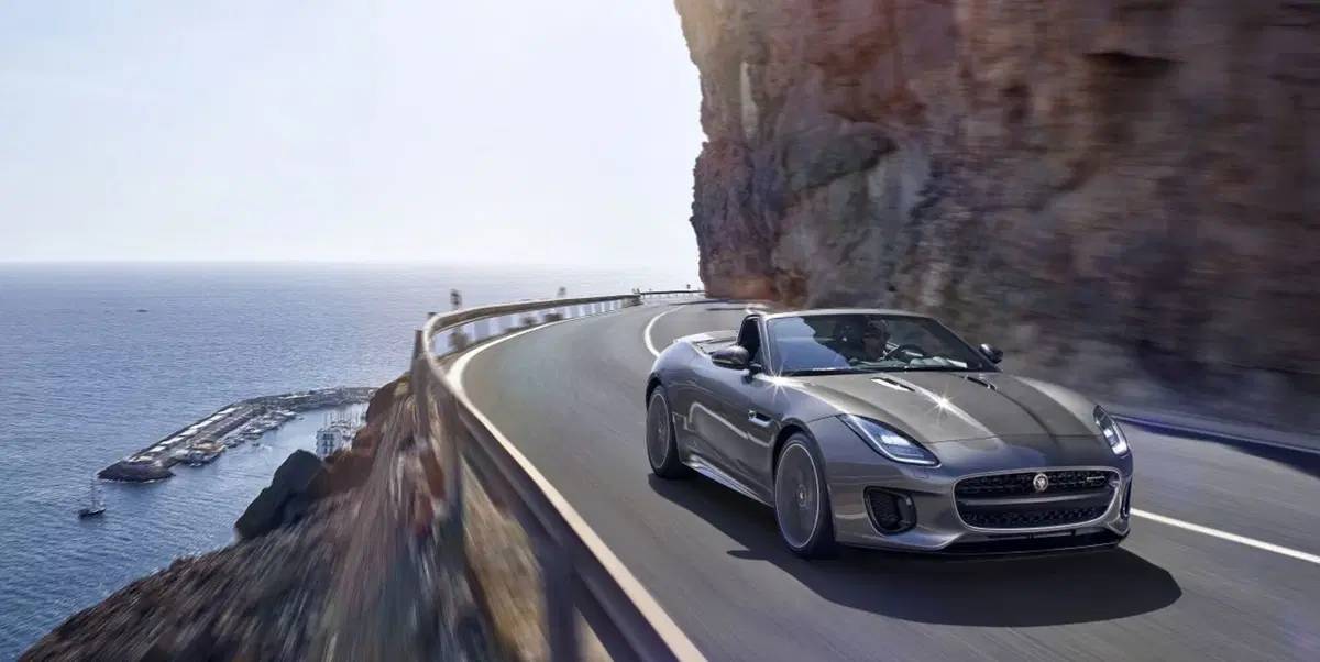 Jaguar F-Type, restyling per la sportiva britannica (10)