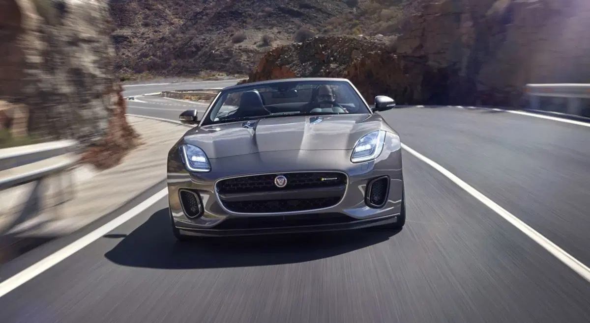 Jaguar F-Type, restyling per la sportiva britannica (11)
