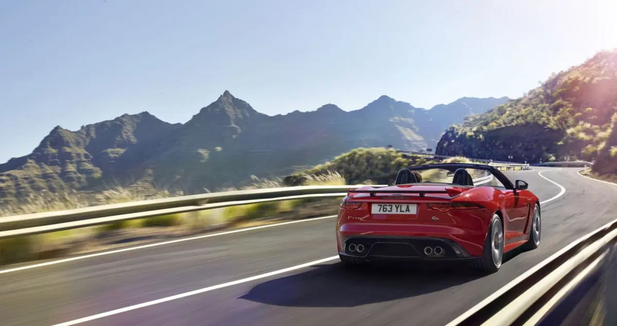 Jaguar F-Type, restyling per la sportiva britannica (14)
