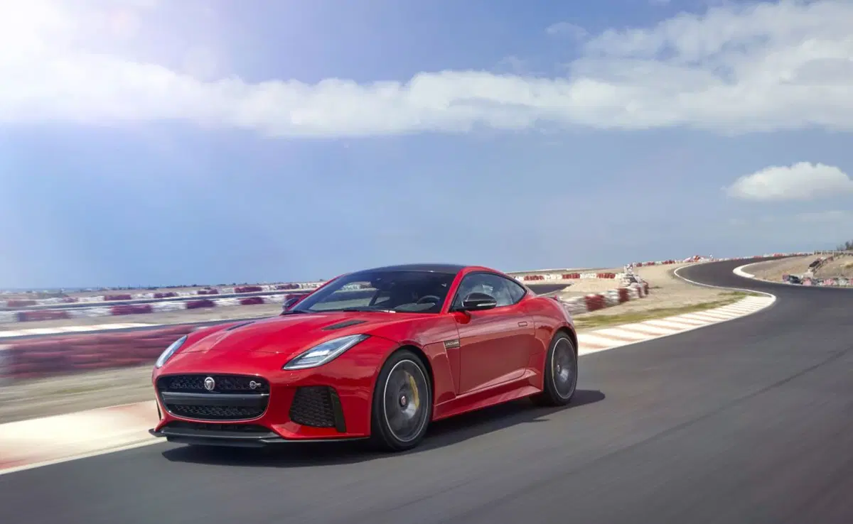Jaguar F-Type, restyling per la sportiva britannica (17)