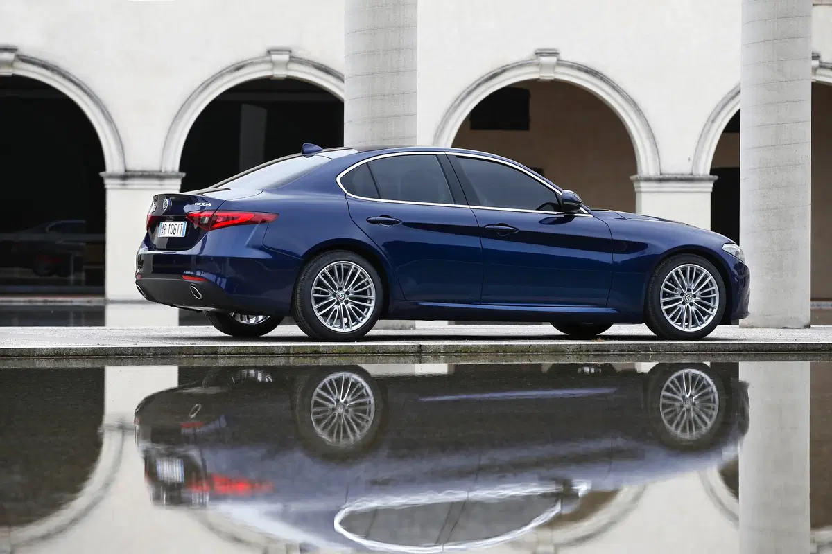 Alfa Romeo Giulia diesel 2.2 180 CV [Video Prime Impressioni] (11)