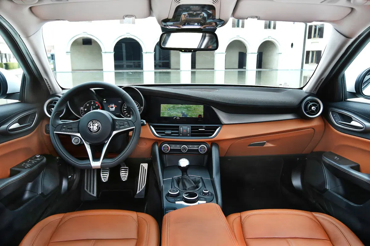 Alfa Romeo Giulia diesel 2.2 180 CV [Video Prime Impressioni] (22)