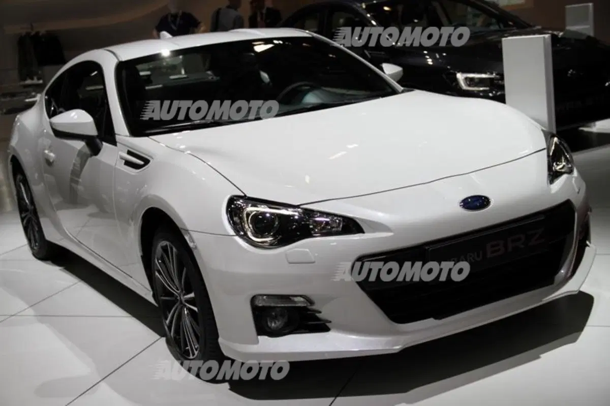 Subaru al Salone di Parigi 2014 (8)