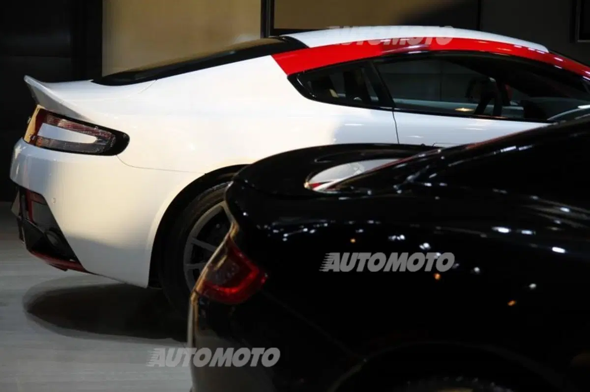 Aston Martin al Salone di Parigi 2014 (13)