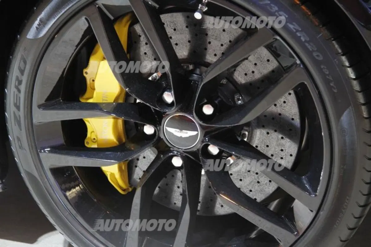 Aston Martin al Salone di Parigi 2014 (14)