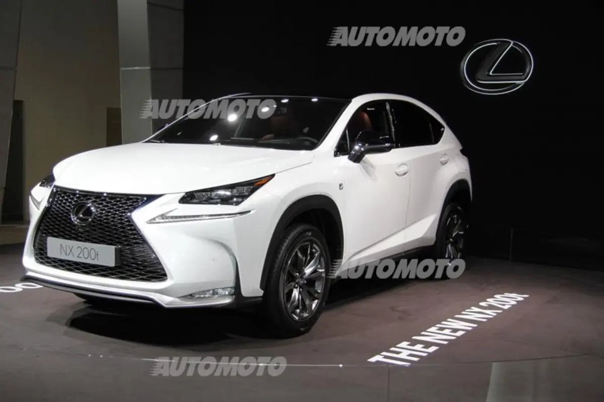 Lexus al Salone di Parigi 2014 (8)