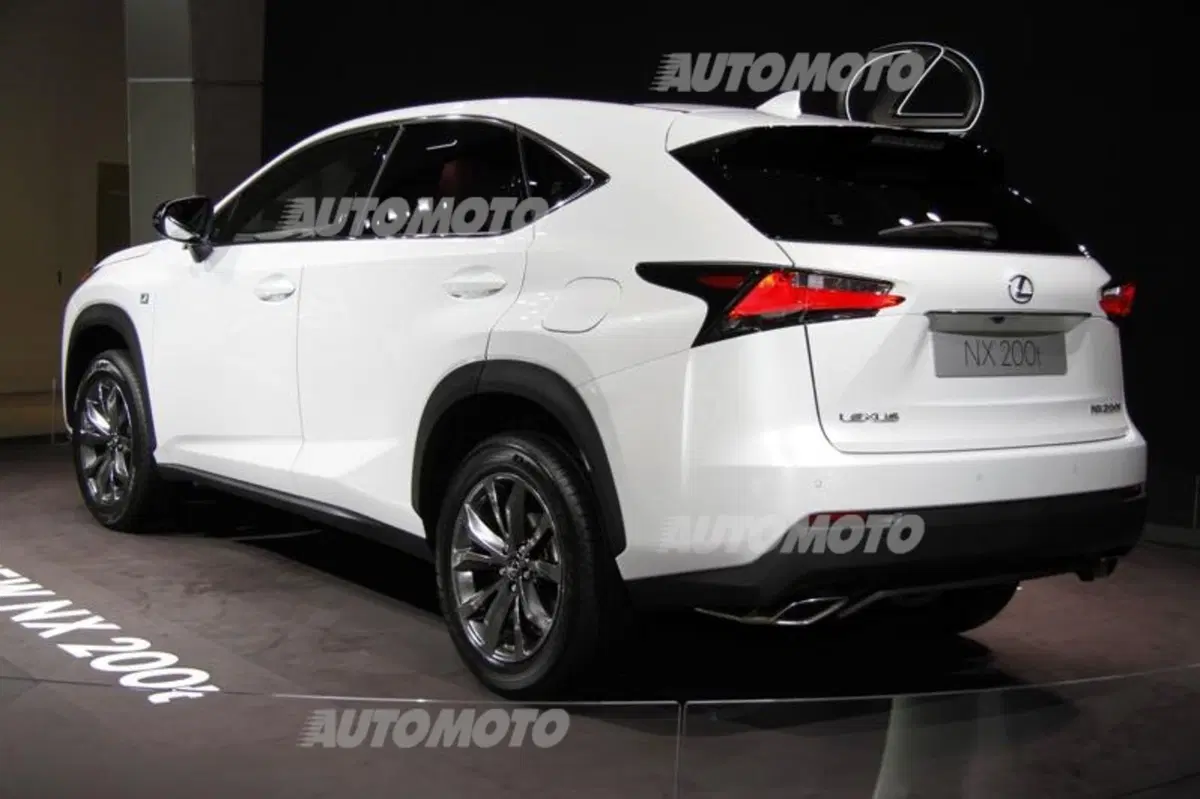 Lexus al Salone di Parigi 2014 (16)