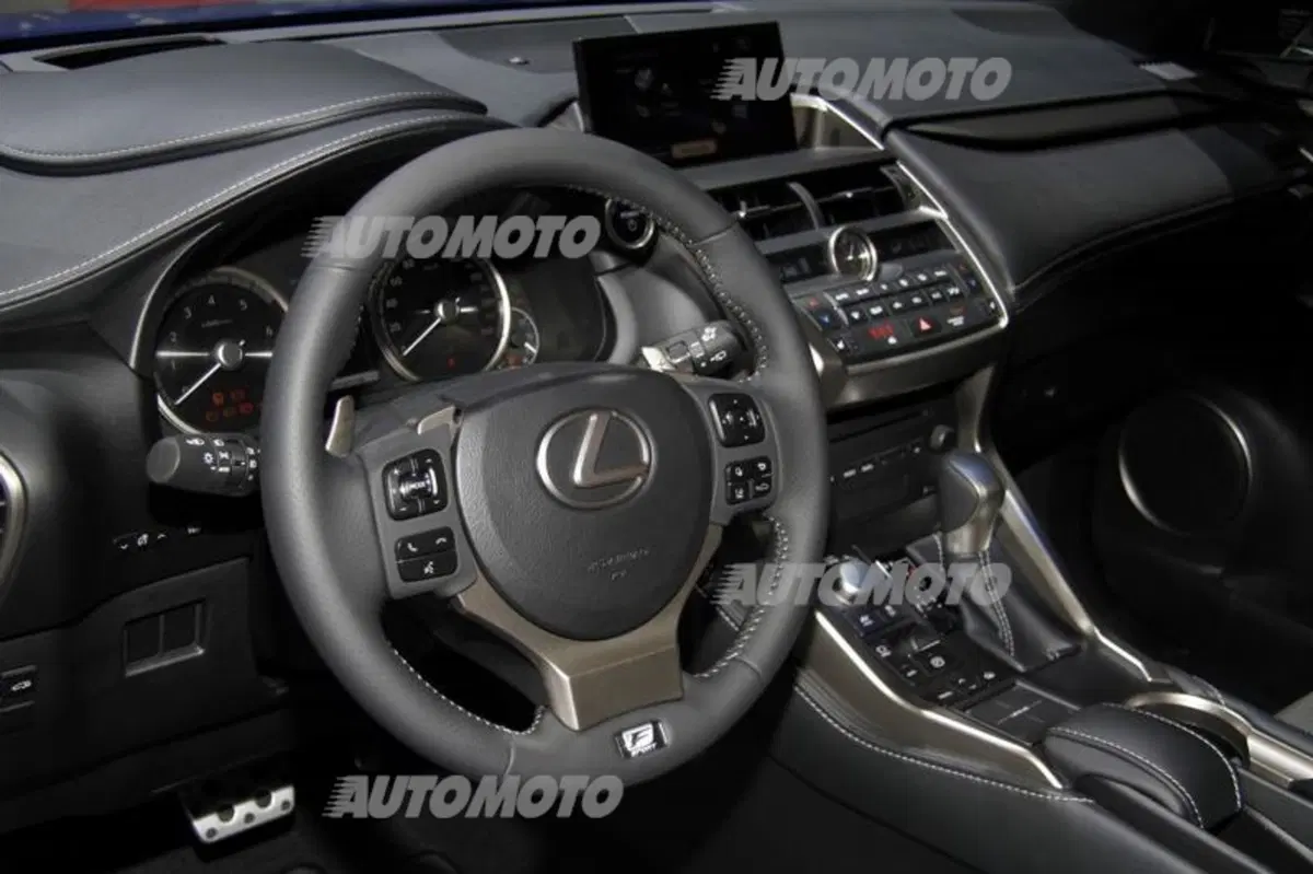 Lexus al Salone di Parigi 2014 (21)