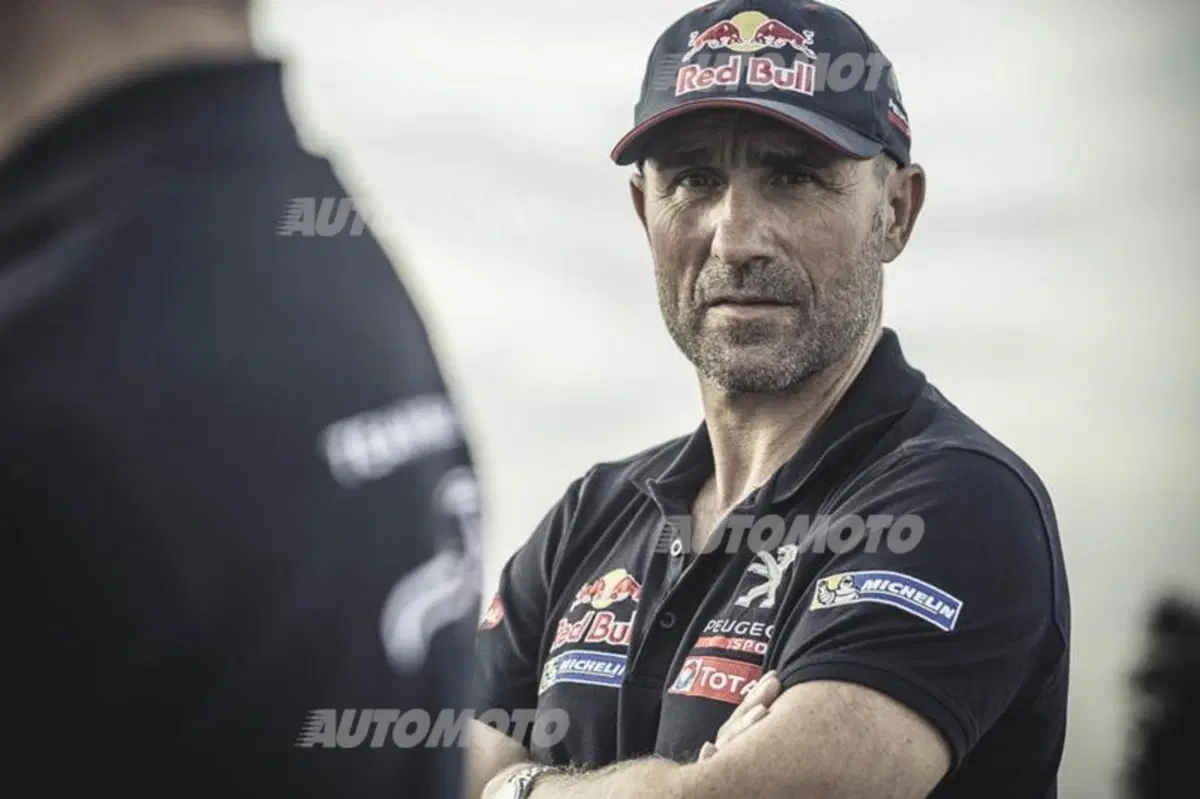 Peugeot: il super campione Peterhansel in livechat da Parigi. Lasciate le vostre domande!