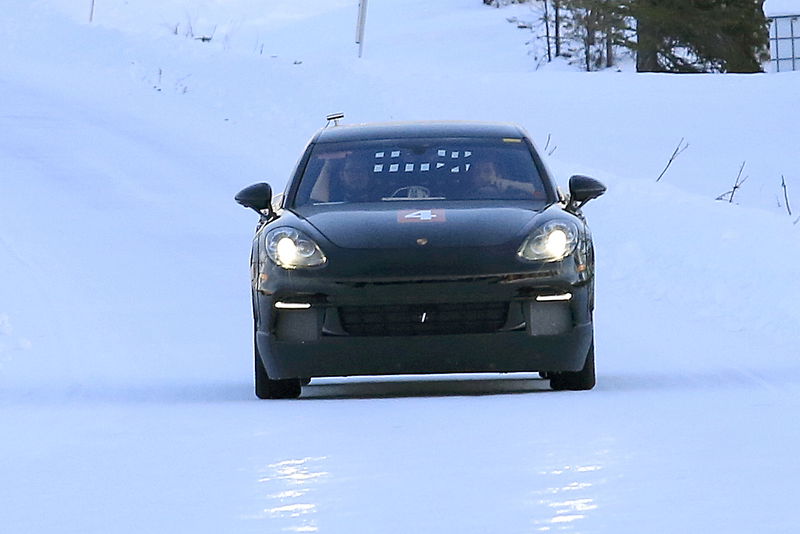 Porsche Mission E: spiato il primo test dell&rsquo;elettrica!