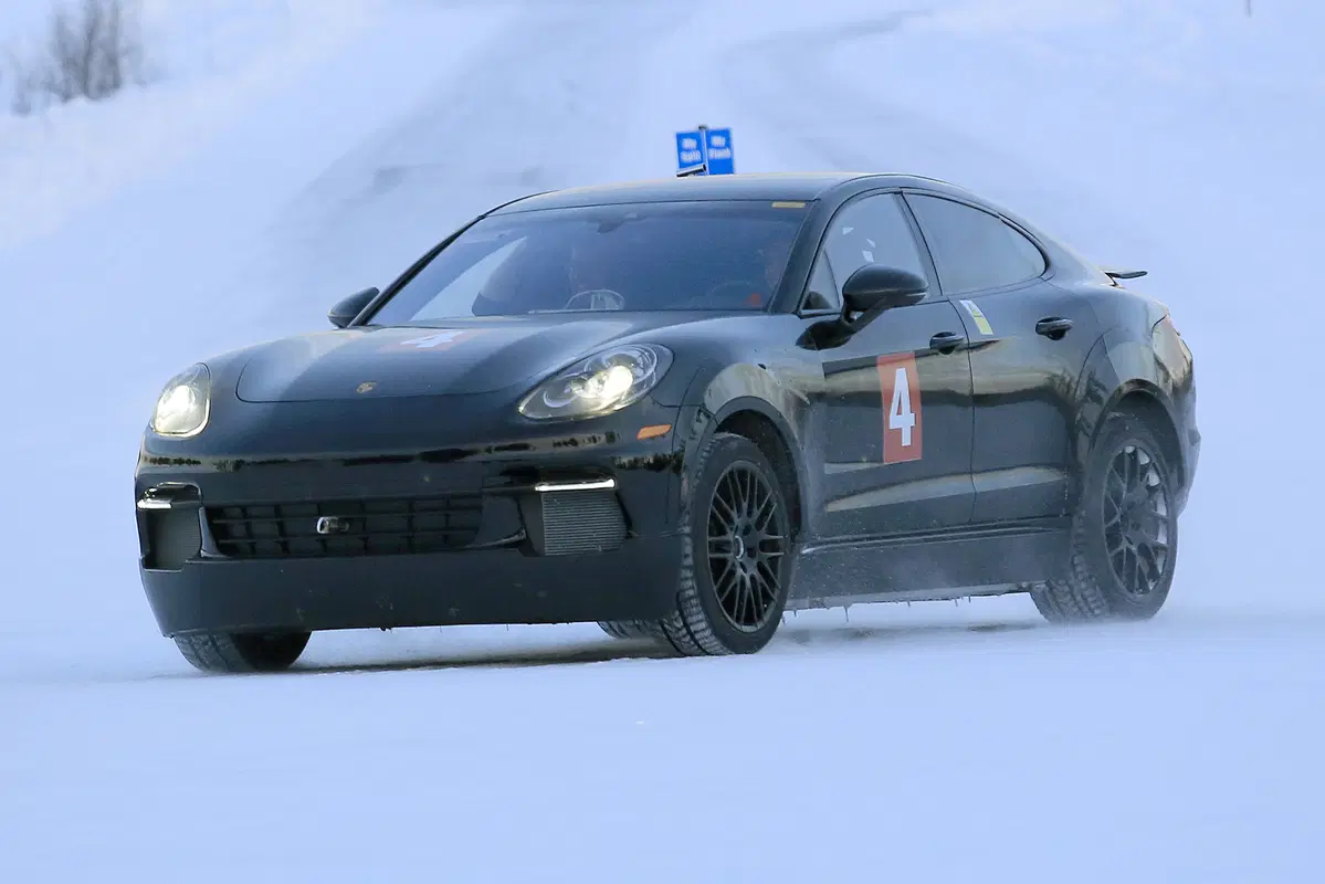 Porsche Mission E: spiato il primo test dell’elettrica! (4)