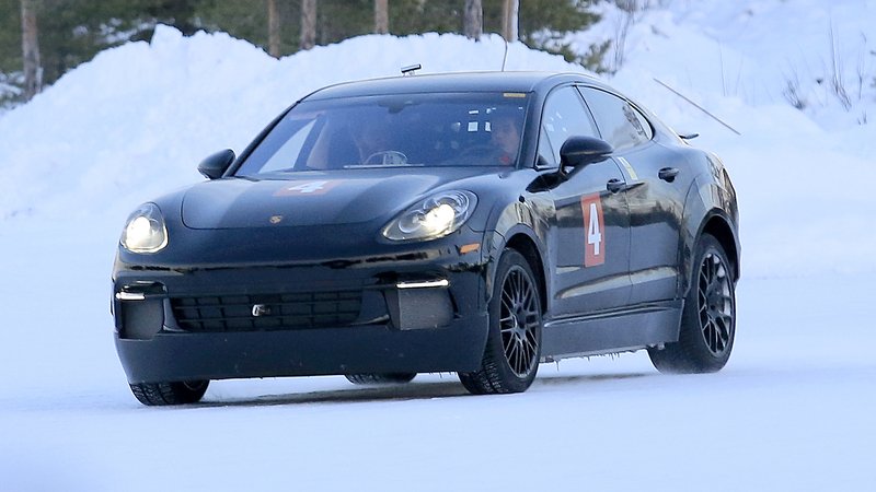 Porsche Mission E: spiato il primo test dell&rsquo;elettrica!