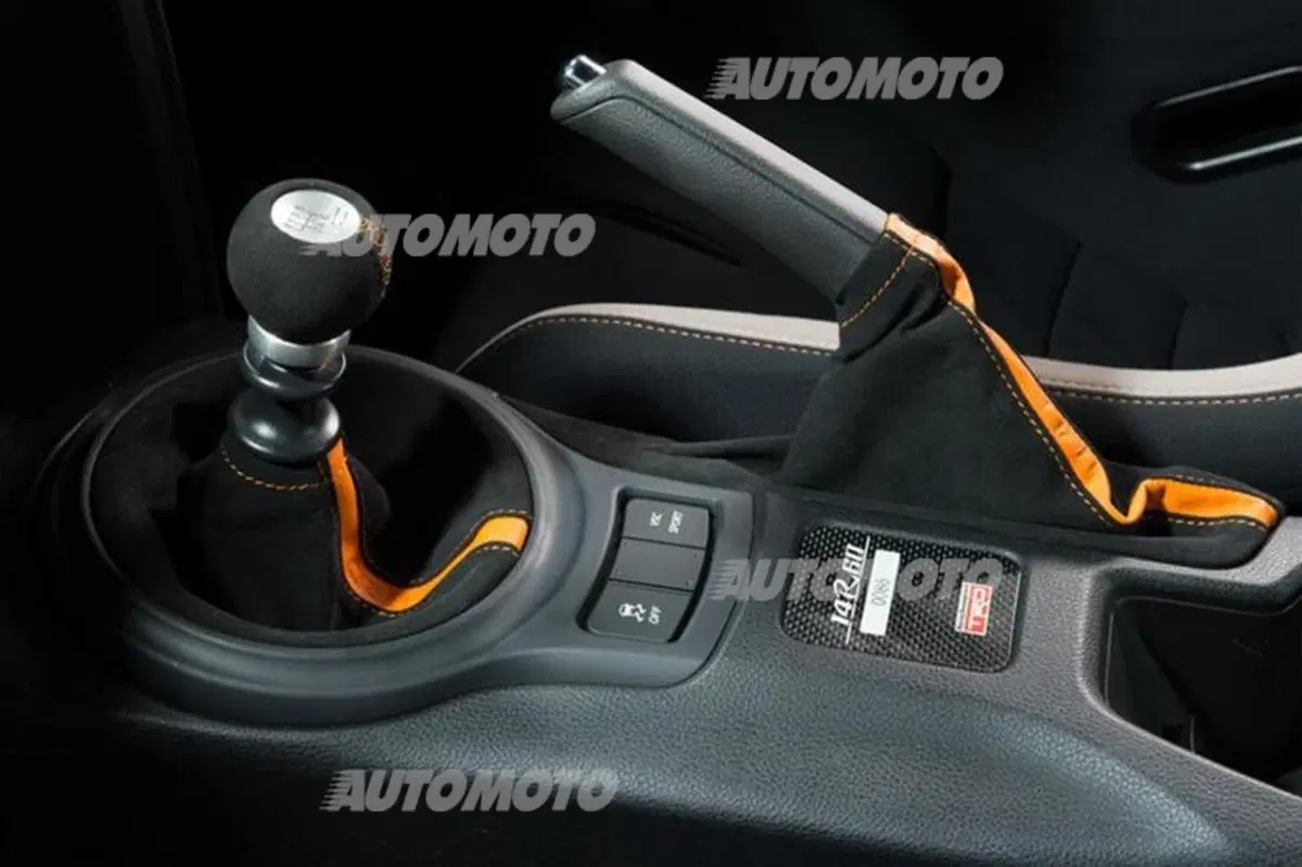 Toyota GT86 14R60: una edizione limitata per il Giappone (15)