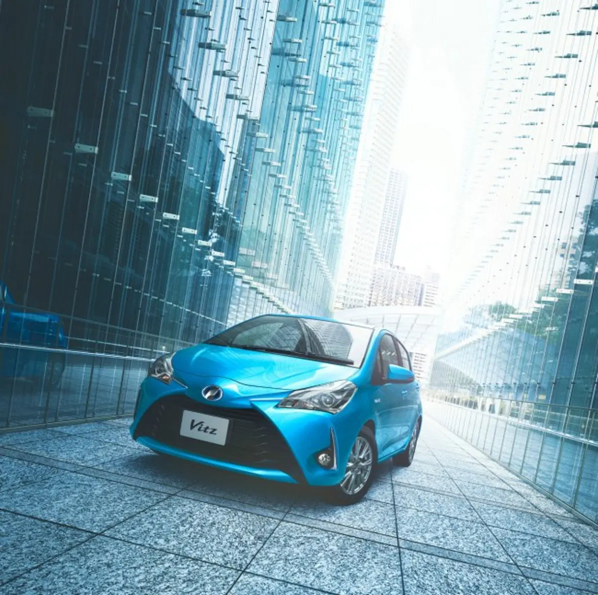 Toyota Yaris: la Vitz giapponese anticipa il restyling 2017 (5)