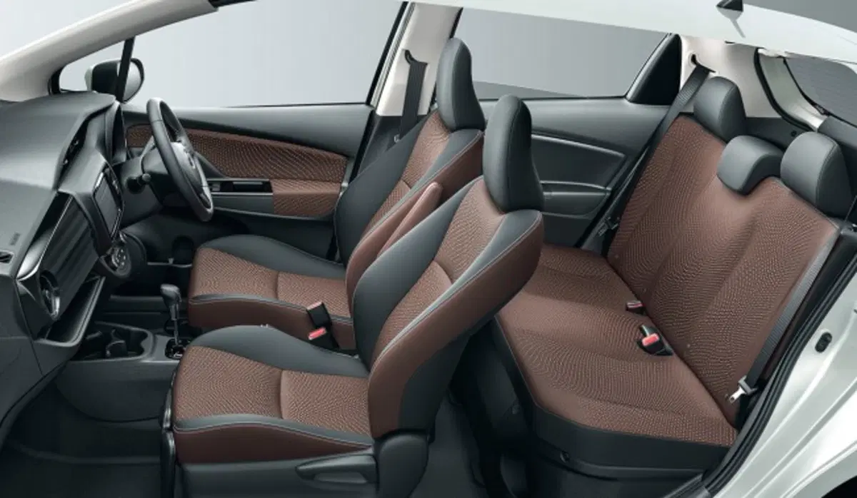 Toyota Yaris: la Vitz giapponese anticipa il restyling 2017 (8)