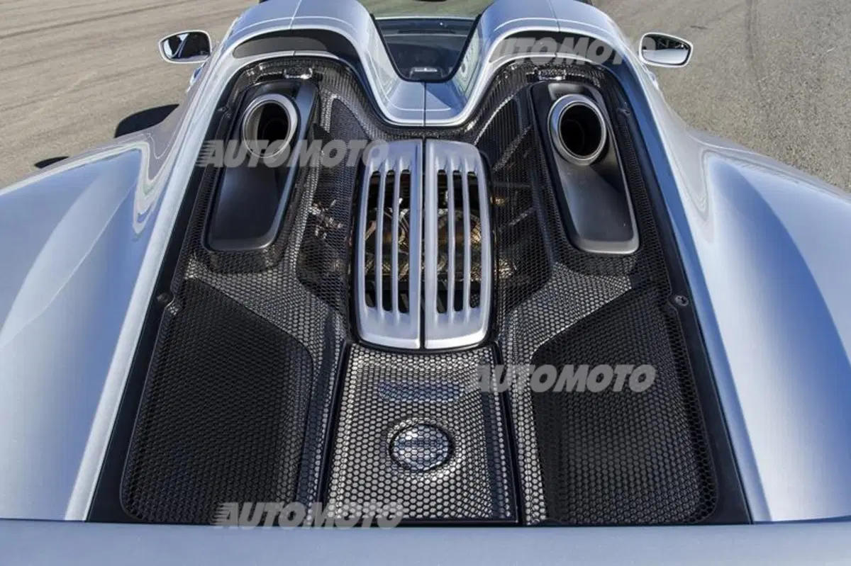 Porsche prosegue l’offensiva sul plug-in hybrid (12)