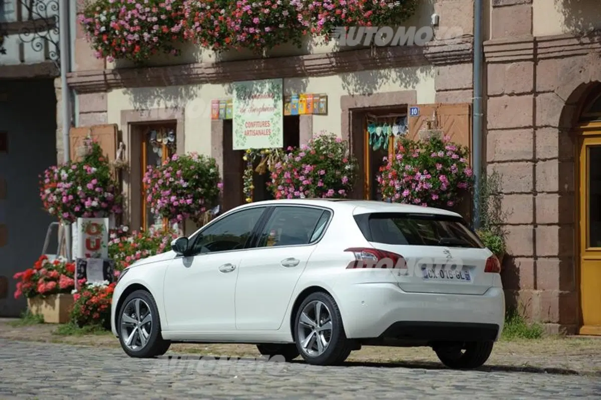 Peugeot 308 1.2 Pure Tech (25)