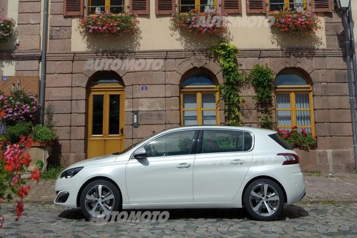 Peugeot 308 1.2 Pure Tech (32)
