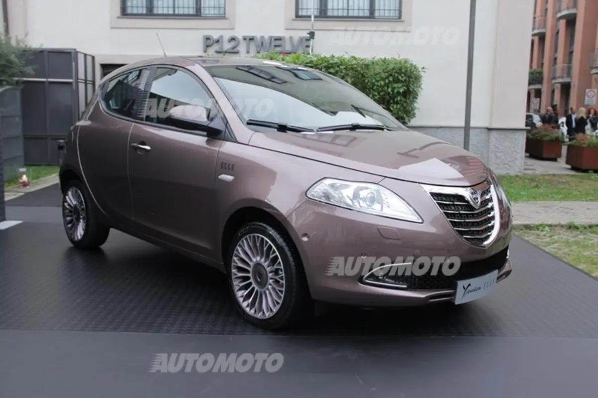 Lancia Ypsilon Elle: presentata a Milano la “top di gamma al femminile” (3)