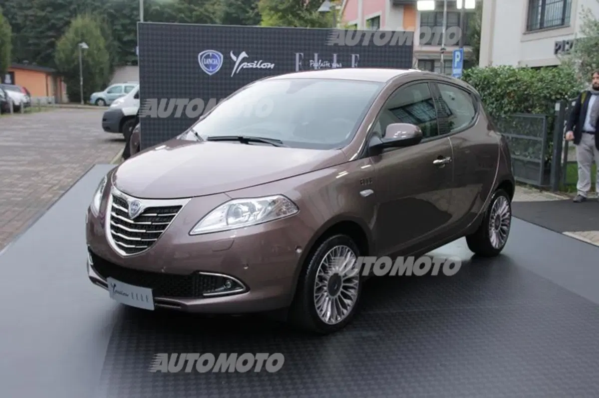 Lancia Ypsilon Elle: presentata a Milano la “top di gamma al femminile” (7)