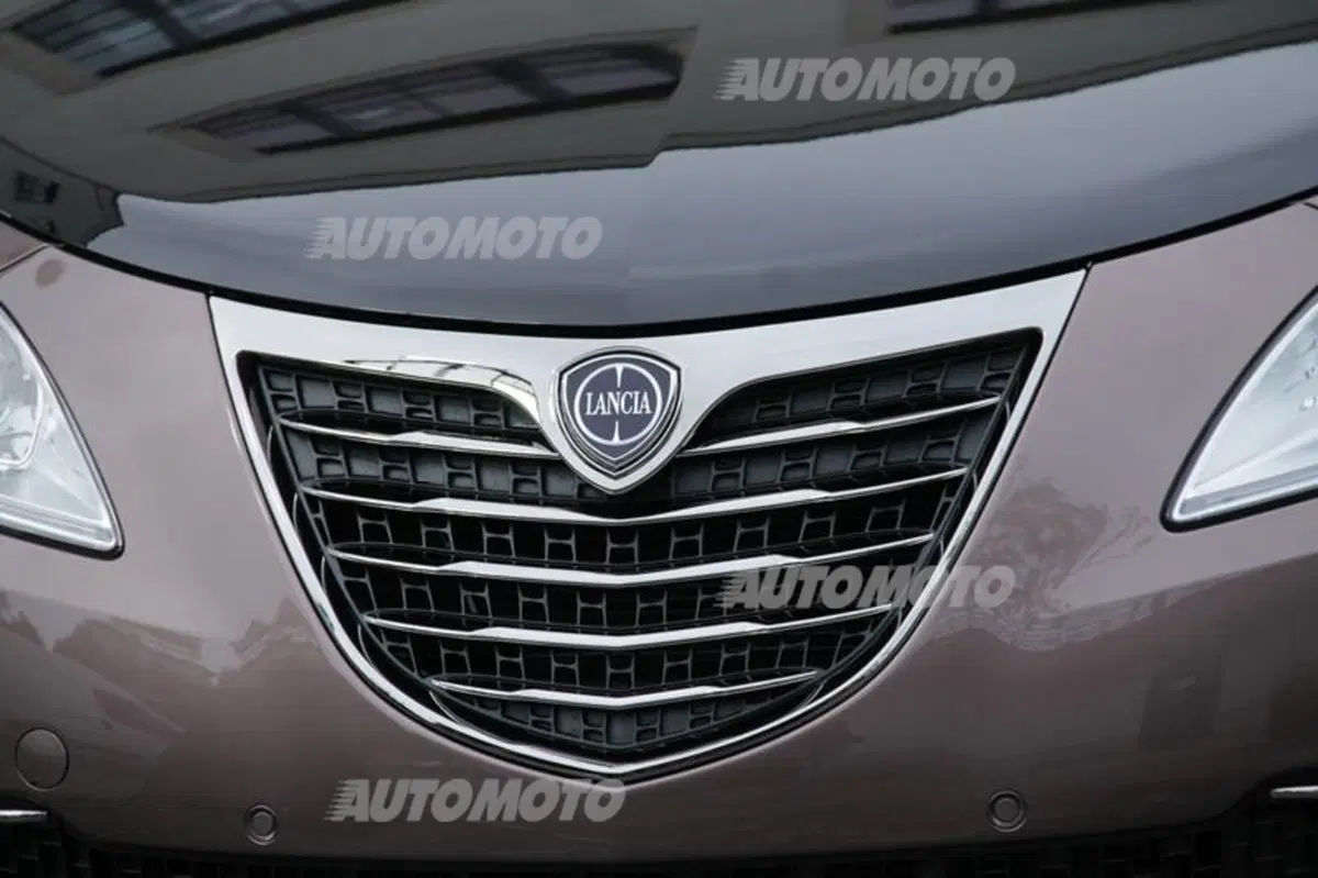 Lancia Ypsilon Elle: presentata a Milano la “top di gamma al femminile” (10)
