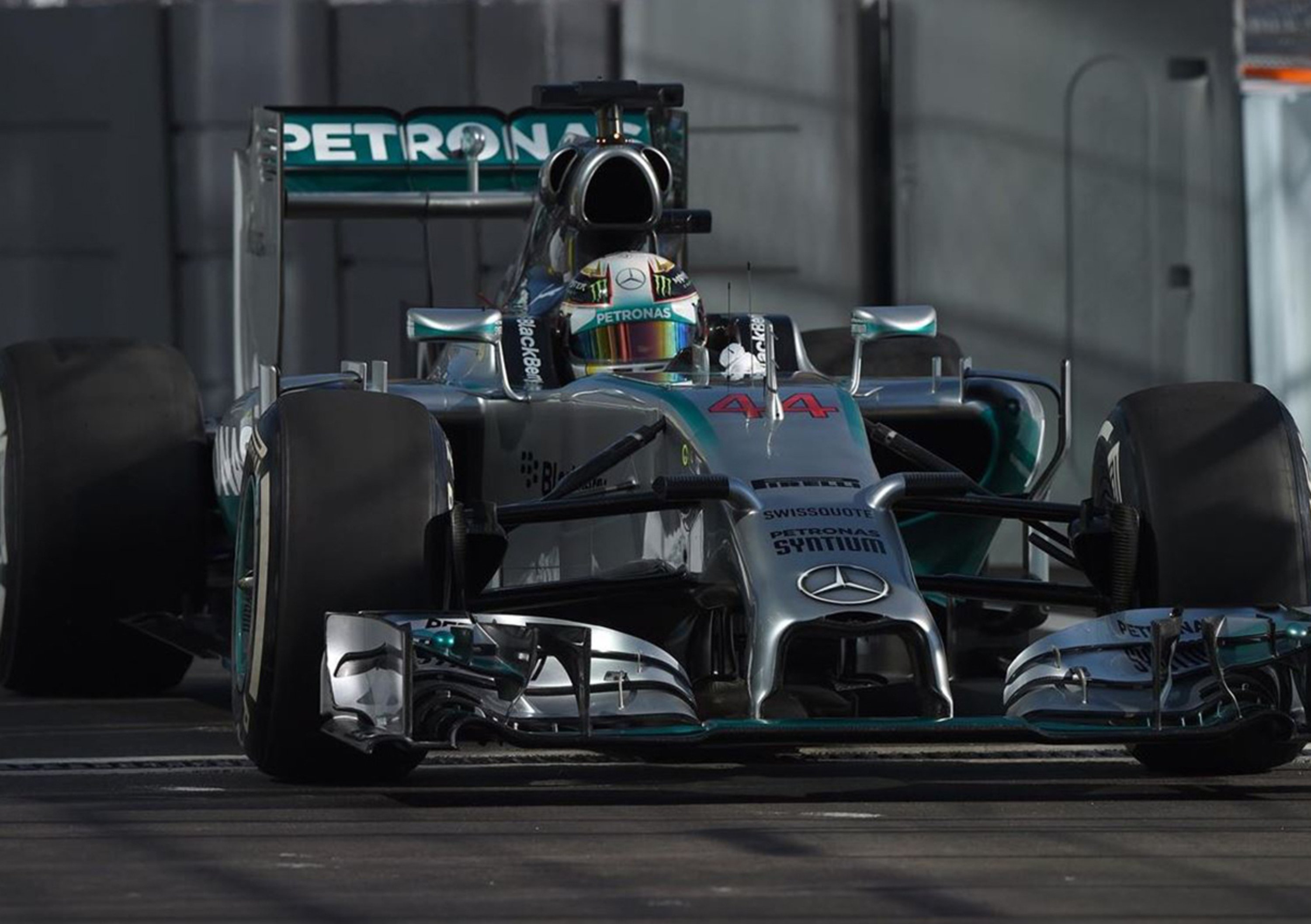 Formula 1 Russia 2014: Hamilton &egrave; il pi&ugrave; veloce nelle libere del venerd&igrave;