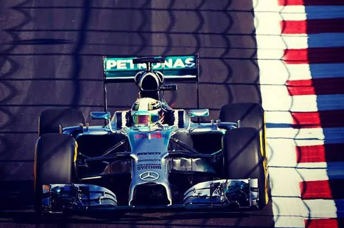 Formula 1 Russia 2014: Hamilton in pole. Disastro Vettel, Alonso ci prova