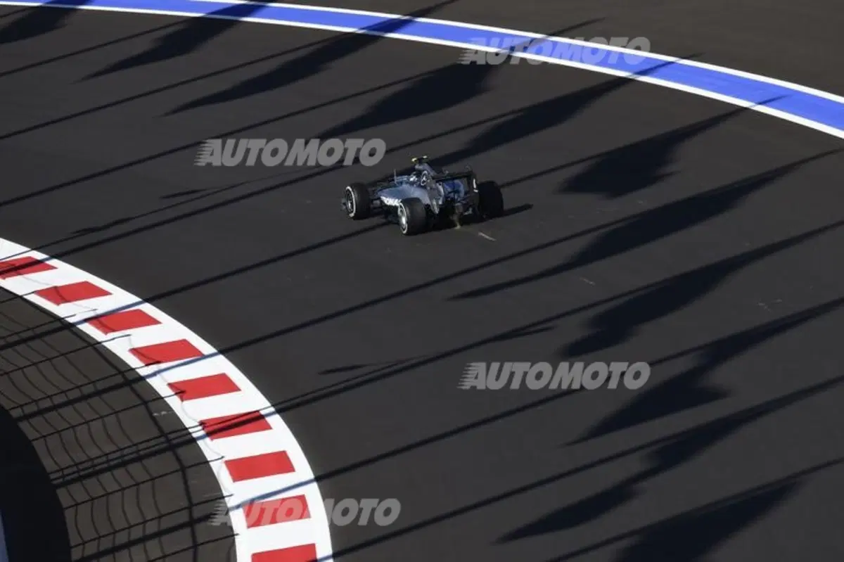 Formula 1 Russia 2014: Hamilton in pole. Disastro Vettel, Alonso ci prova (8)
