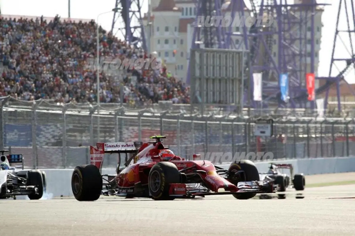Formula 1 Russia 2014: Hamilton domina, rimonta strepitosa per Rosberg (8)