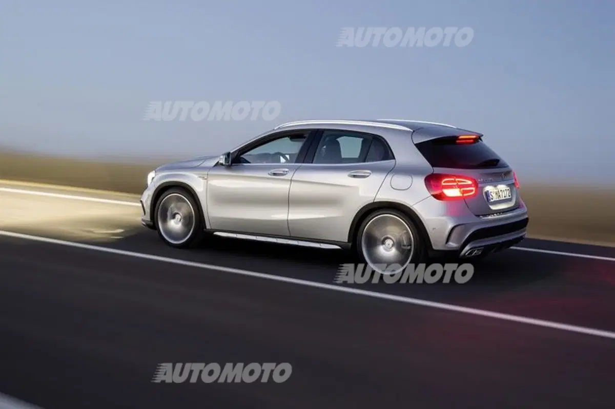 Mercedes-Benz GLA 45 AMG (4)