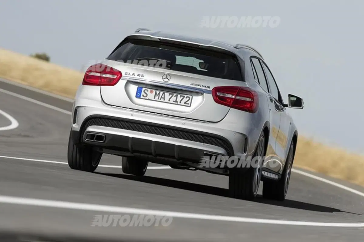 Mercedes-Benz GLA 45 AMG (6)