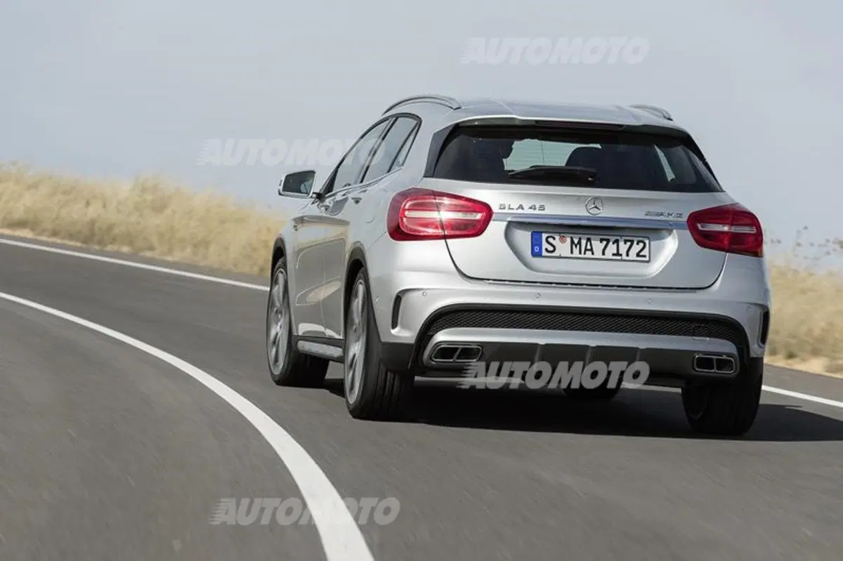 Mercedes-Benz GLA 45 AMG (7)