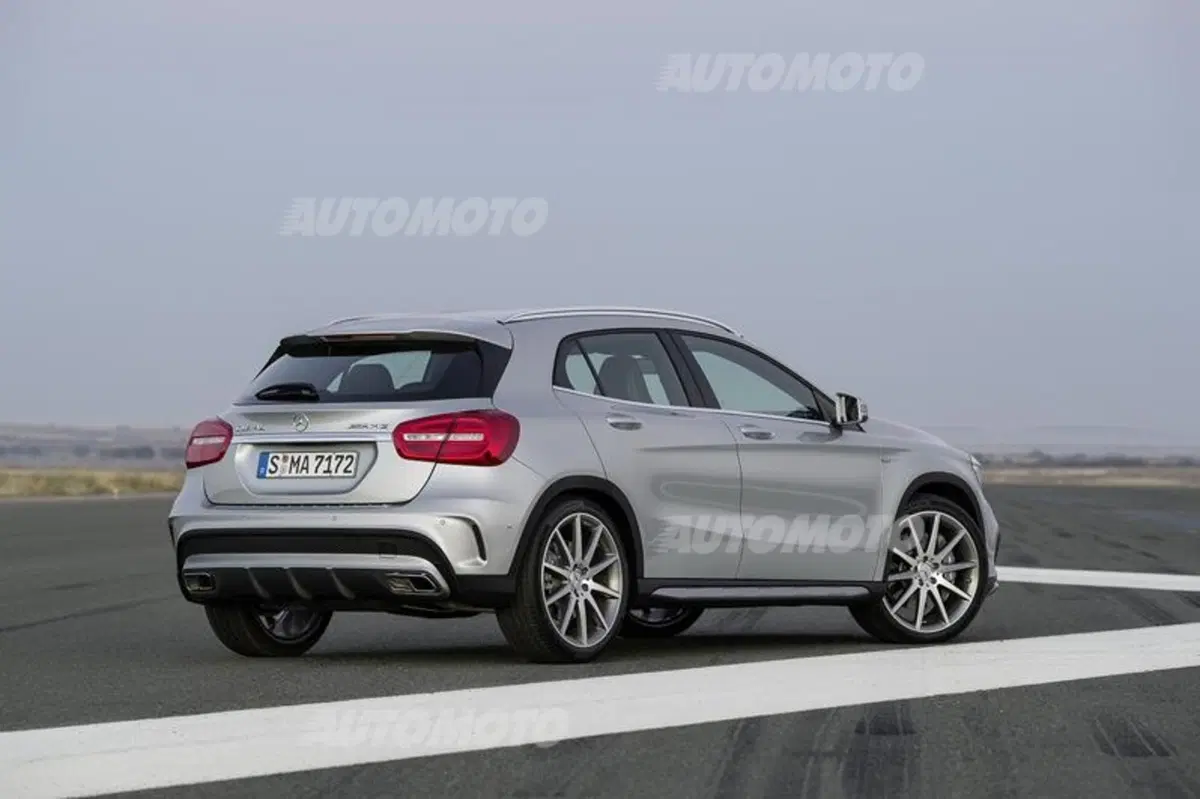 Mercedes-Benz GLA 45 AMG (10)