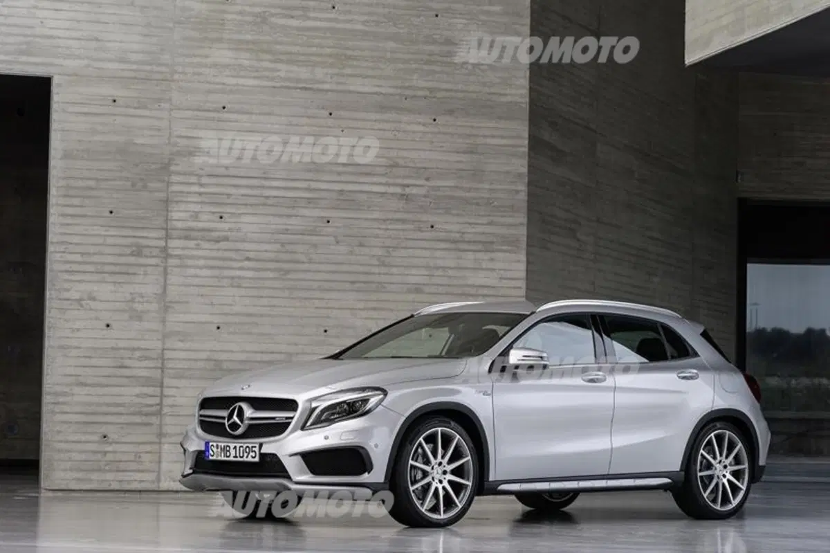 Mercedes-Benz GLA 45 AMG (15)