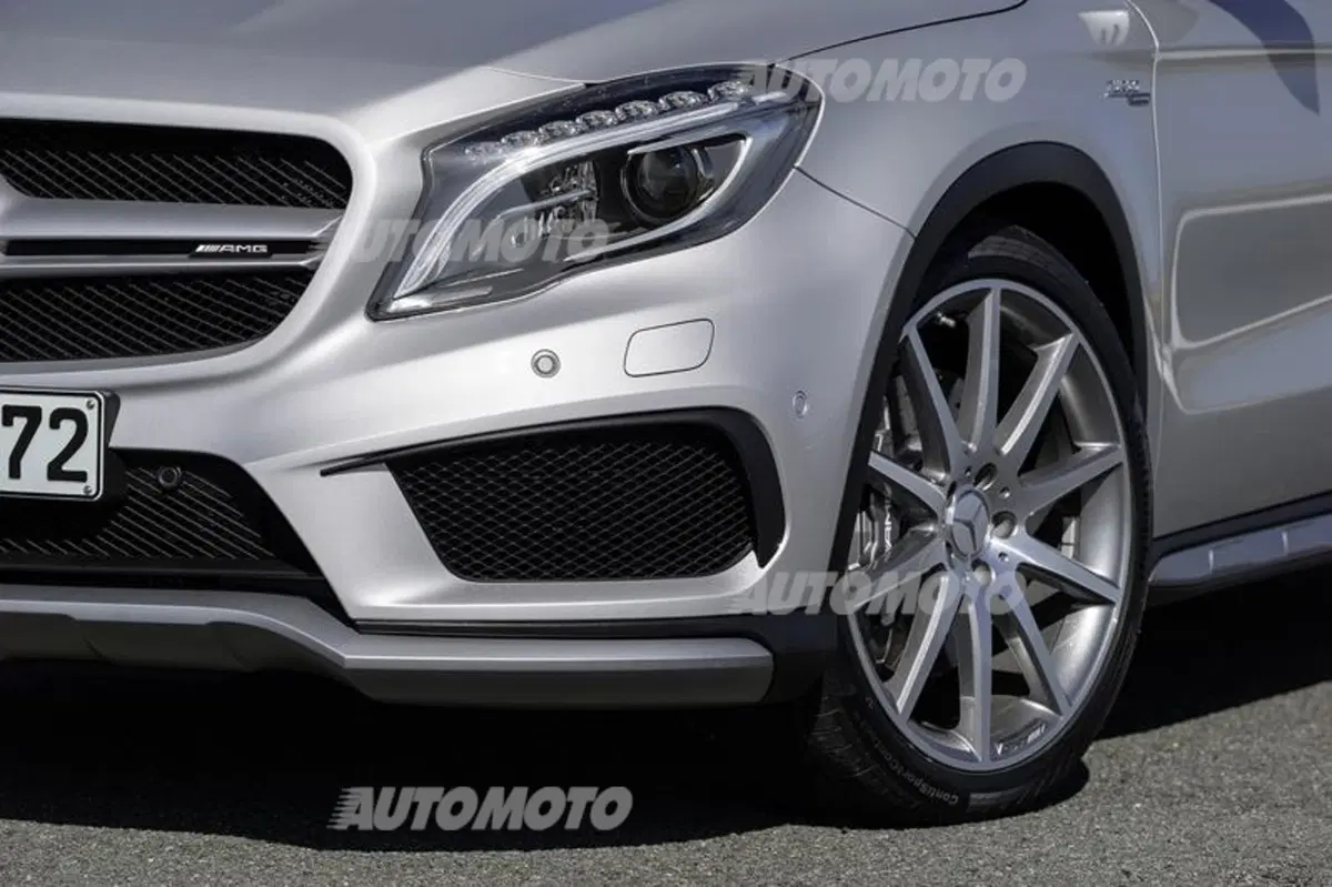 Mercedes-Benz GLA 45 AMG (29)
