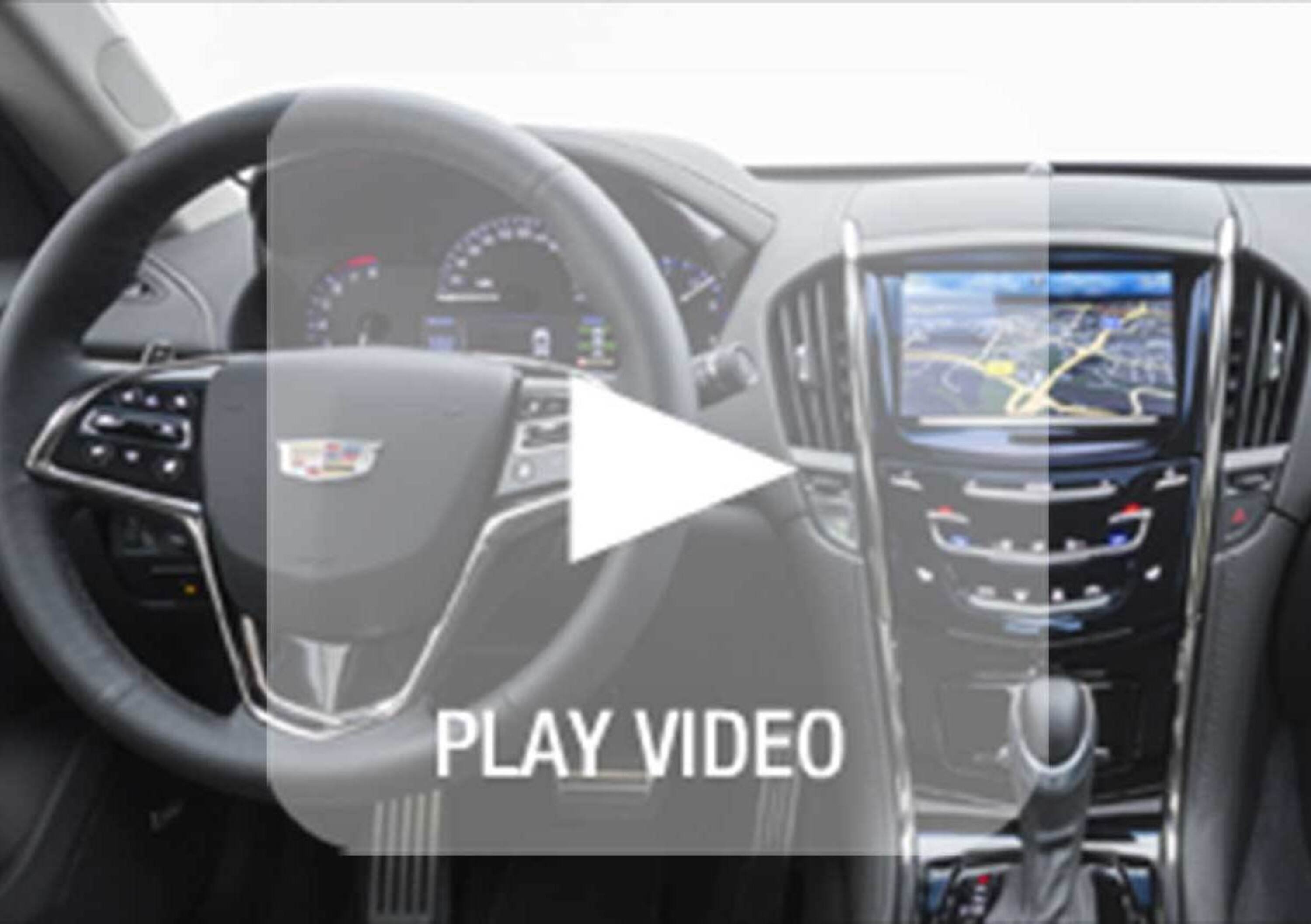 Cadillac ATS Coup&eacute;: lo smartphone si ricarica senza fili [video]