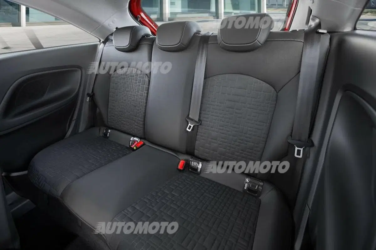 Opel Corsa OPC Line (9)